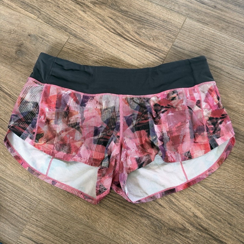 Lululemon Speed Up Low Rise 2.5" Shorts Sz 4 Reg Sun Dazed Multi Pink LW7ANSR